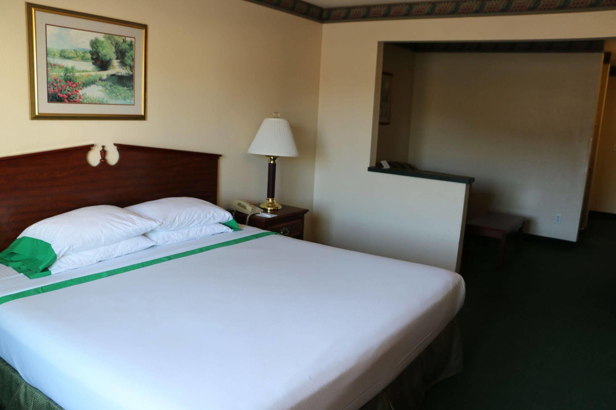 Guesthouse Inn & Suites Kelso/Longview Zewnętrze zdjęcie